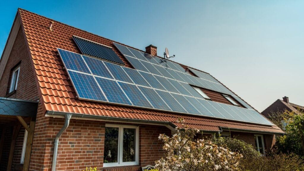 solar-panel-grants-uk-in-2022